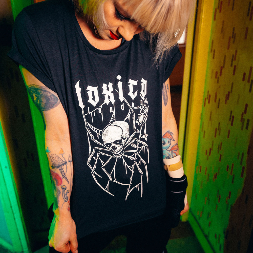 Spider Rolled Sleeve Tee